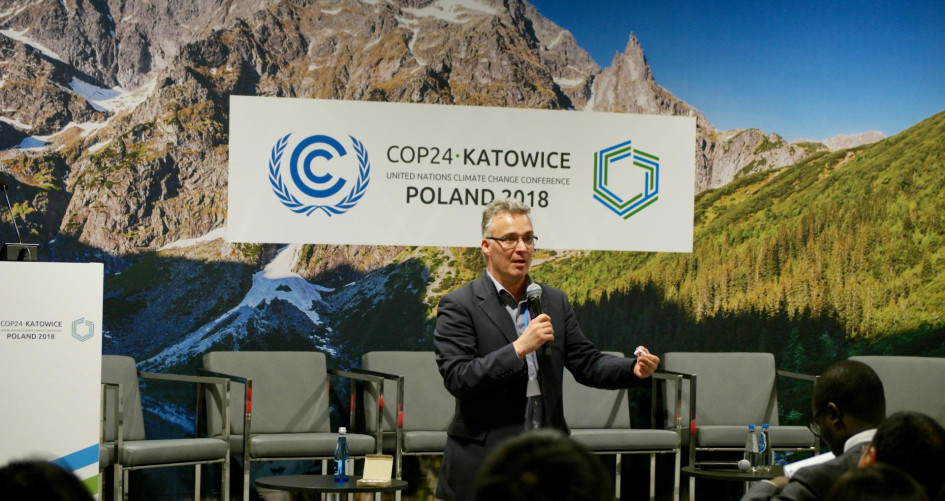 The clean, the dirty and the unwanted: capacity building for energy transitions